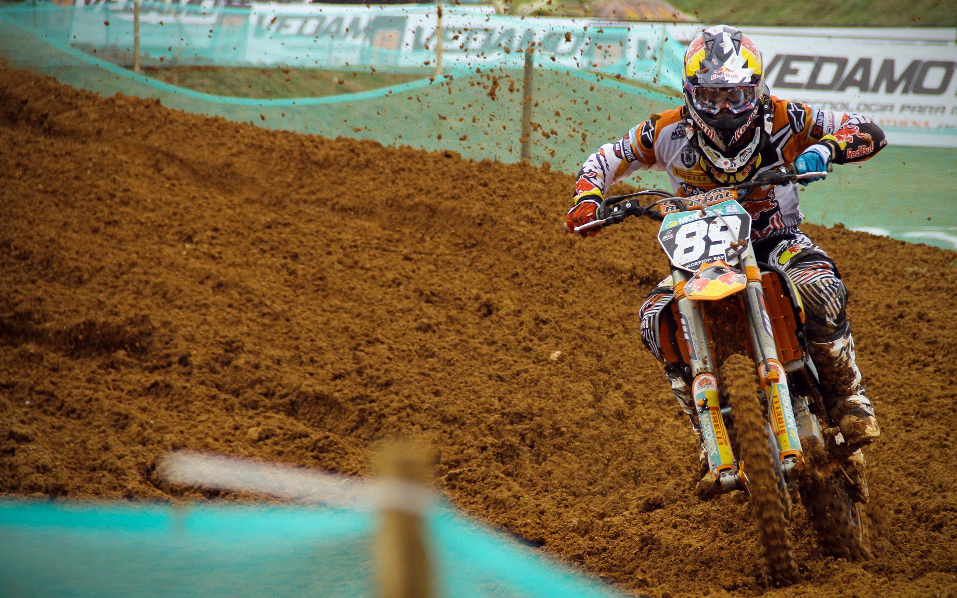 爱游戏全站-恩多比·恩乔：每场比赛都展现出世界级的踢球能力，帮助南非队稳固优势